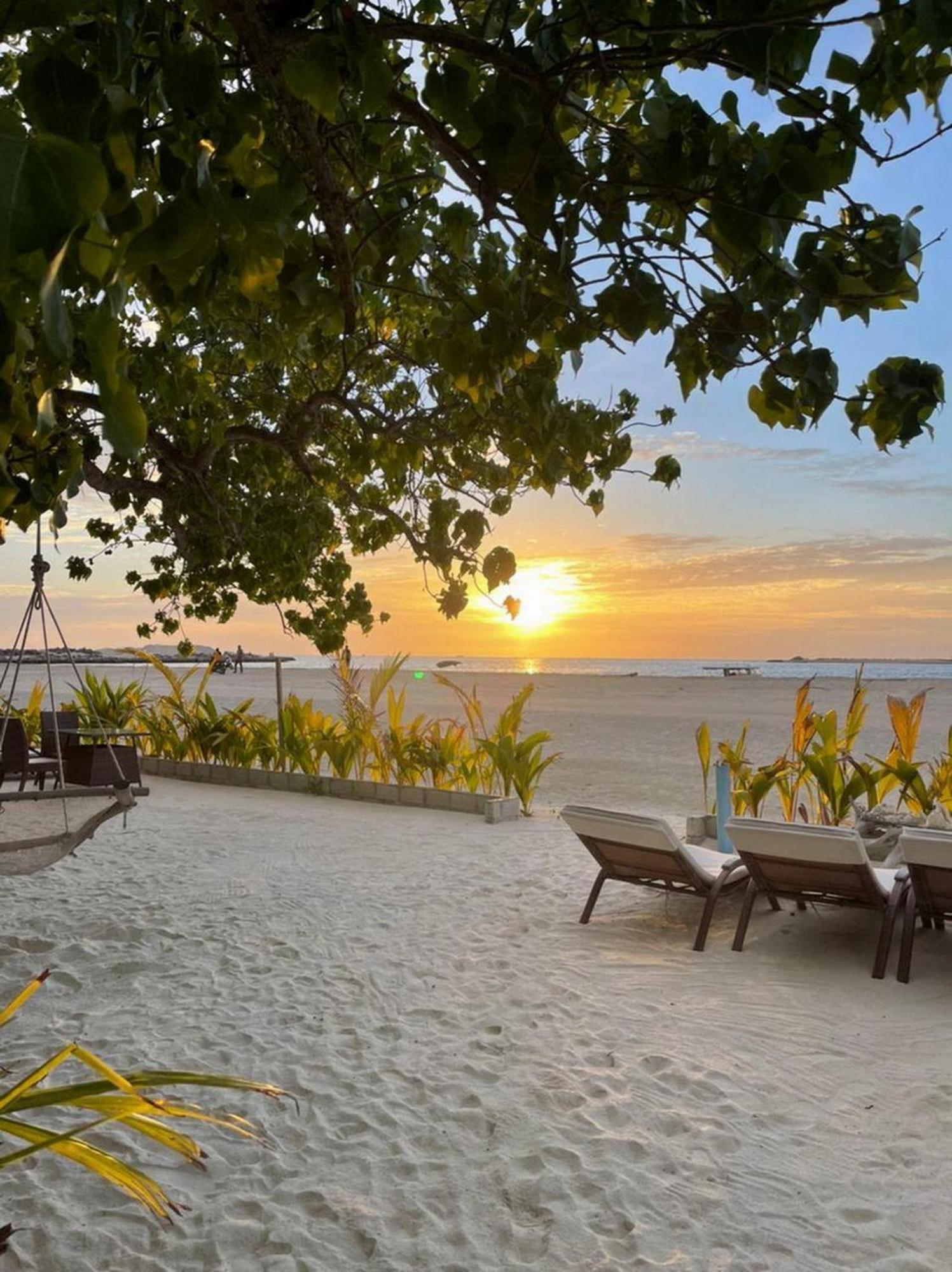 Wind Breeze Sunset View Inn Guraidhoo  Buitenkant foto